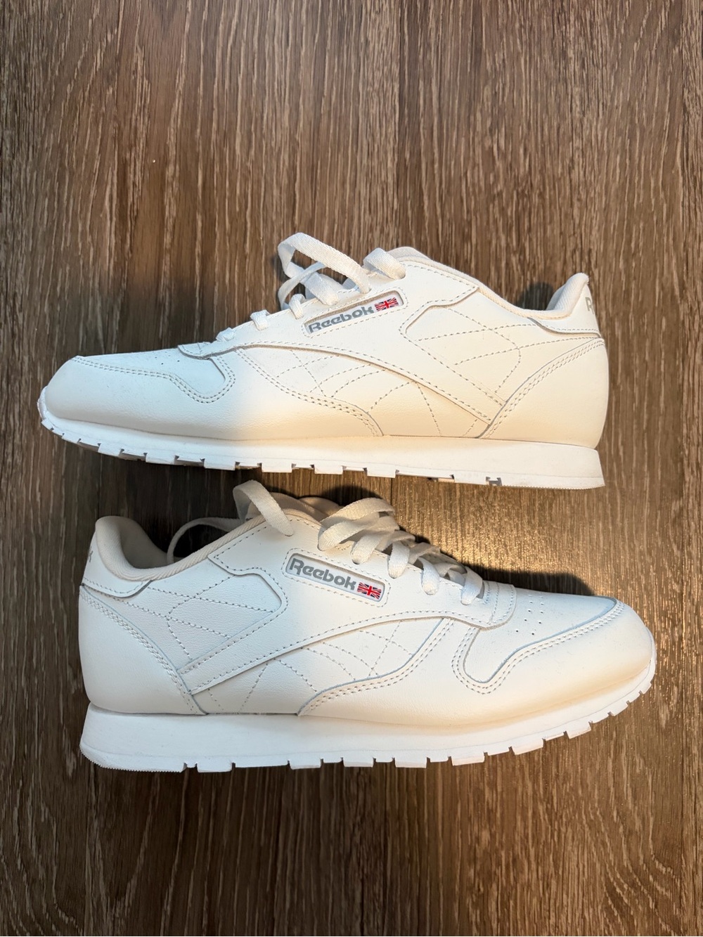 Reebok Classic Leather
* Women’s US 5.5
* Style number: 50150